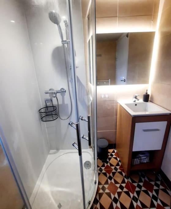 לונדון Alross Studio Flat / Private Bathroom מראה חיצוני תמונה
